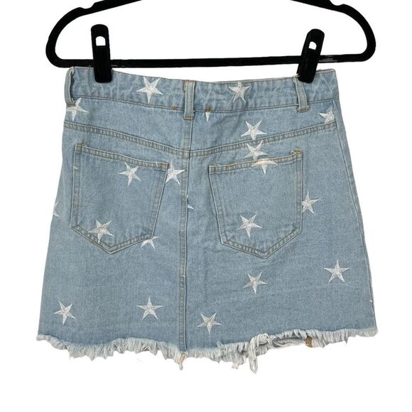 Sans Souci Light Wash Denim Embroidered White Stars Skirt - Picture 2 of 6